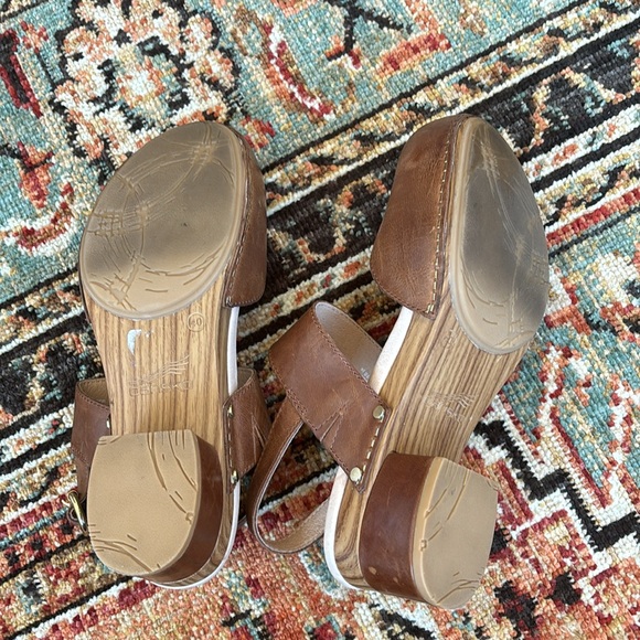 Dansko Malin tan waxy burnished leather clog - Picture 5 of 7